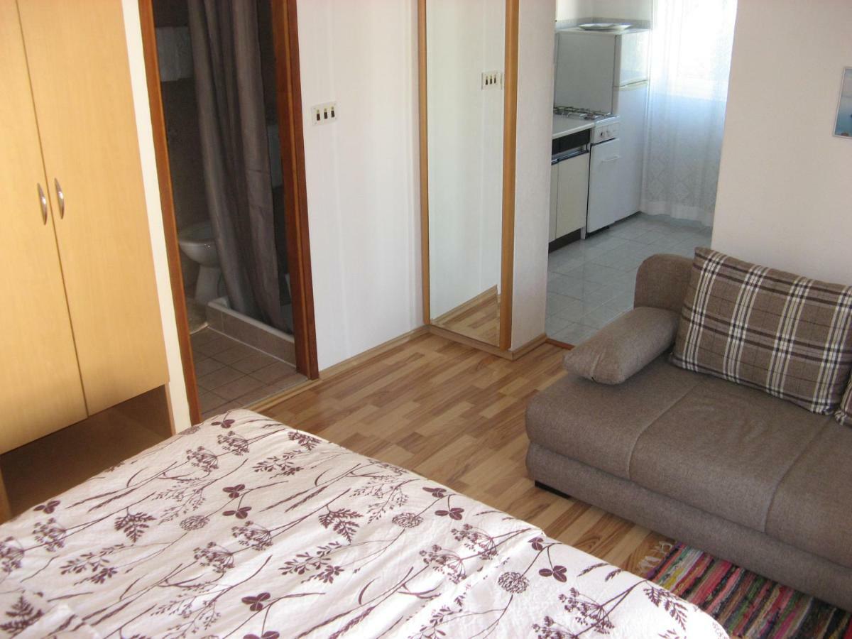 Apartments&Rooms Milka Starigrad Paklenica Zewnętrze zdjęcie